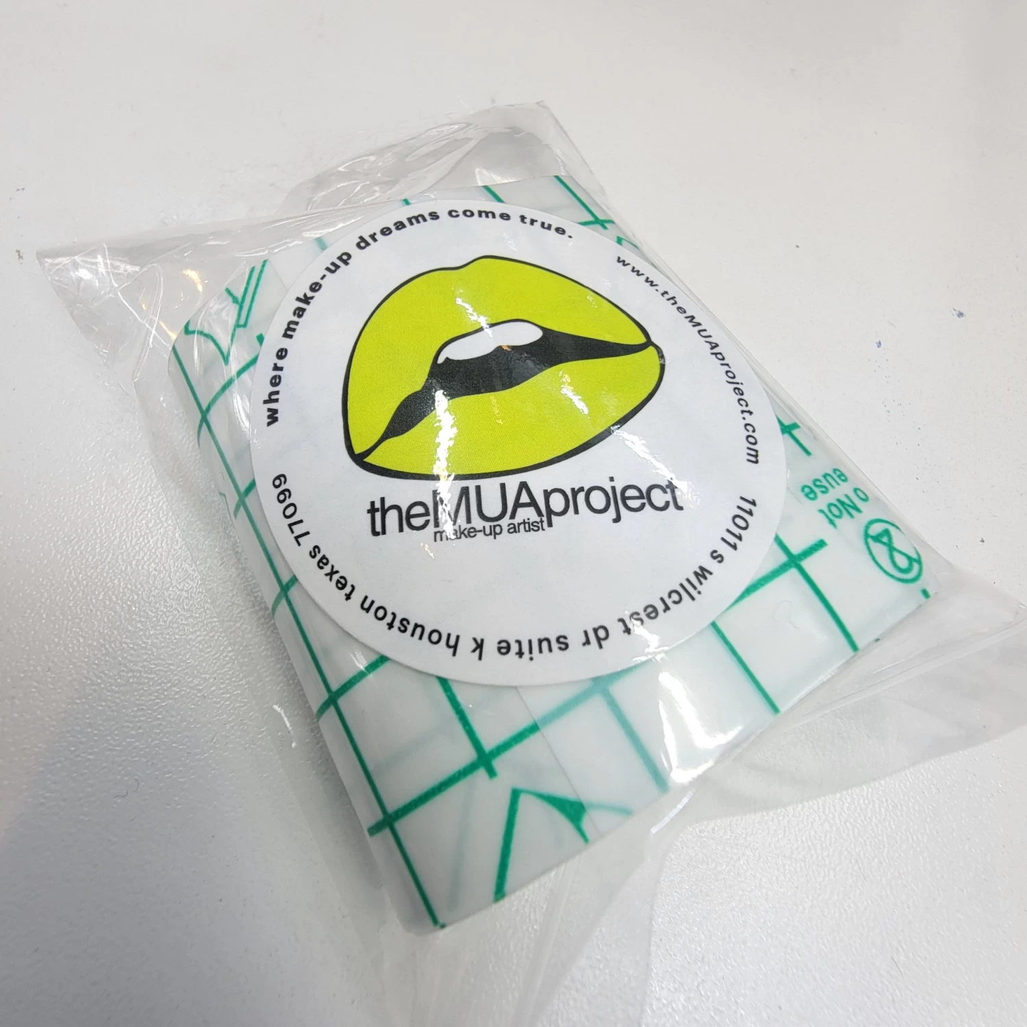 TheMUAproject Clear Disposable Hand Palette 25 Pack 4 TheMUAproject Clear Disposable Hand Palette 25 Pack - Image 2