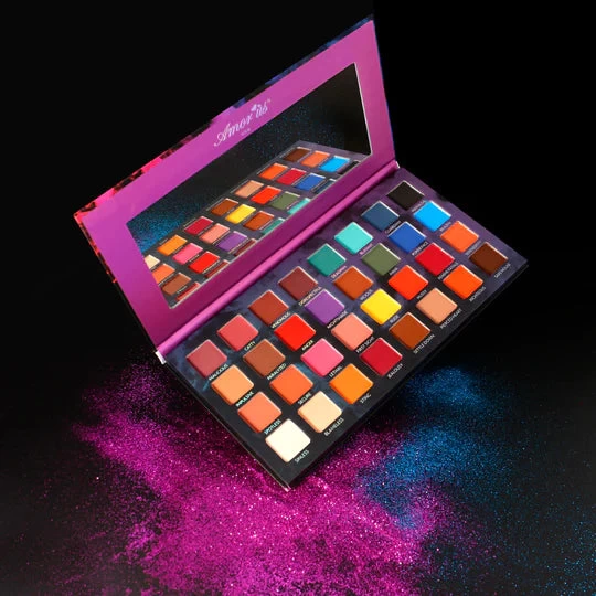 Amor Us Noir Fatale Pressed Pigment Palette 4 Amor Us Noir Fatale Pressed Pigment Palette - Image 2