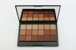 RCMA Vincent Kehoe - 18 Part Foundation / Concealer Palette VK10