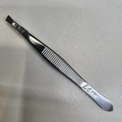 TheMUAproject Slant Tip Tweezers