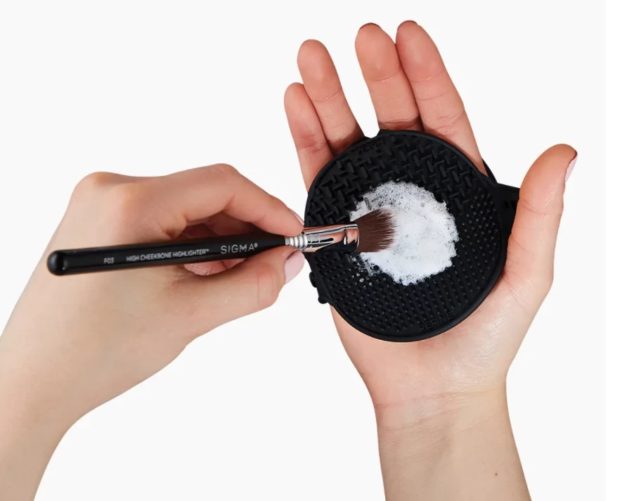 Sigma Palmat 2-in-1 Brush Cleaning Tool 3 Sigma Palmat 2-in-1 Brush Cleaning Tool